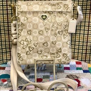 COACH WAVERLY HEARTS SWINGPACK/CROSSBODY BAG